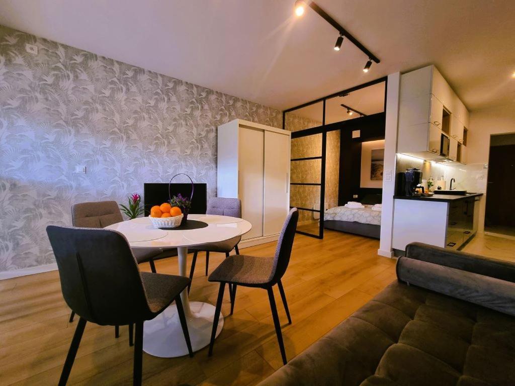 Apartament Szmaragdowa 21 Przy Plazy - Sala Zabaw, Silownia - 365Pam Mielno  Bilik gambar